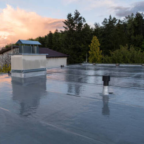 Flat roof covered with bitumen membran